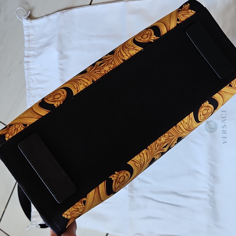 NWT Versace Baroque Print Tote Bag - Black and Gold W/Dustbag - Picture 3 of 11